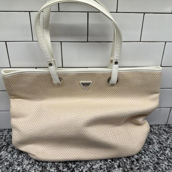 GUESS White Tote Handbag Purse Silver Logo Summer Beach Bag Straw - Picture 1 of 6